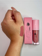 Cargar imagen en el visor de la galería, Elegant Matte Lipsticks
