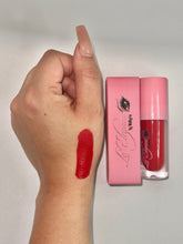 Cargar imagen en el visor de la galería, Elegant Matte Lipsticks
